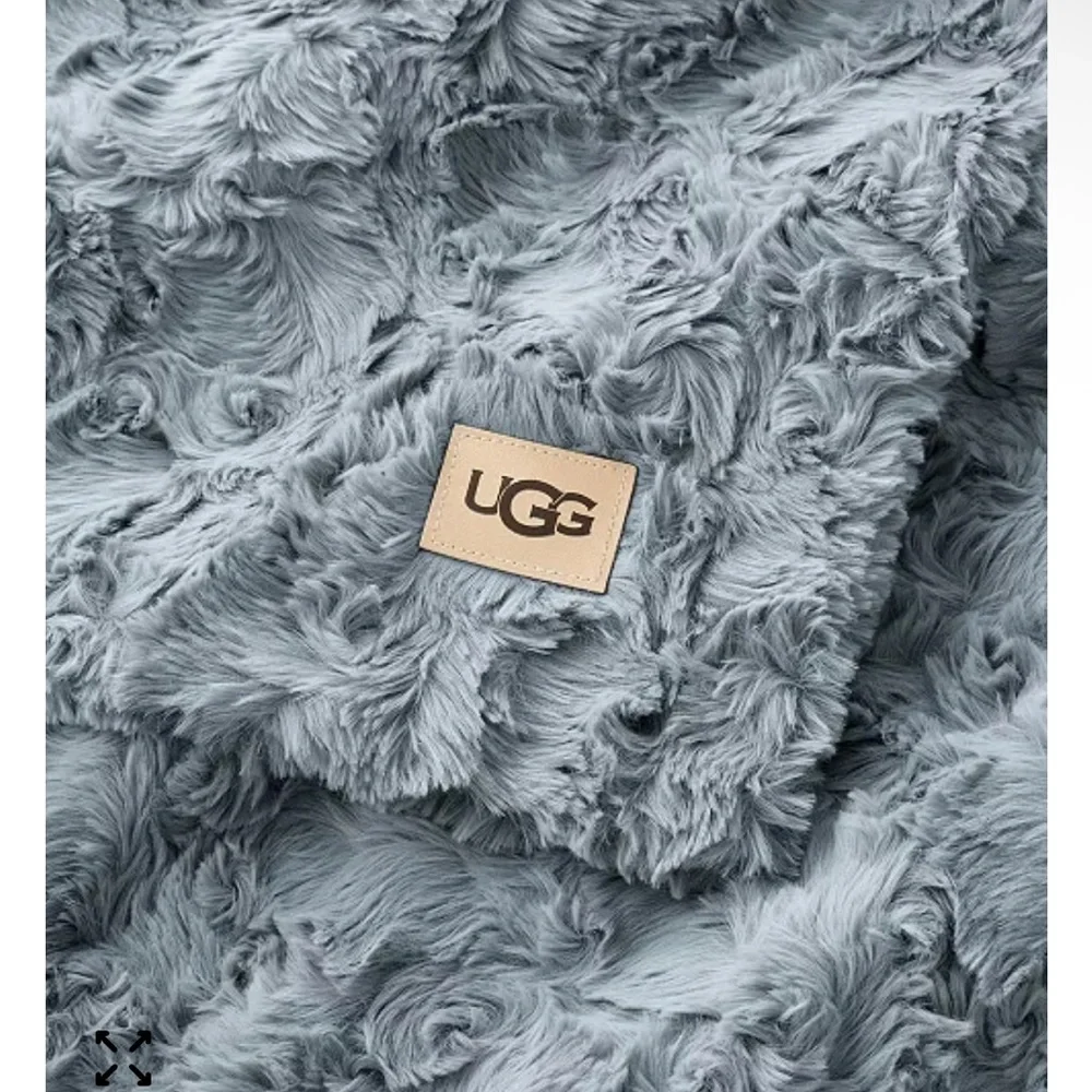 UGG Textured Throw Blanket - Picture 2 of 4